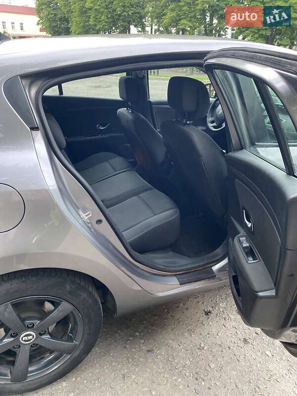 Хэтчбек Renault Megane 2011 в Сумах