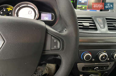 Хэтчбек Renault Megane 2014 в 
