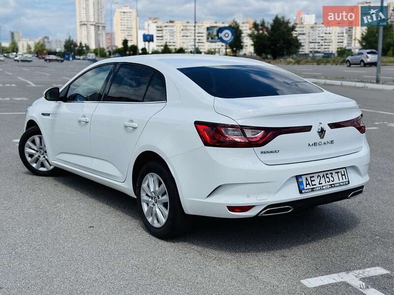 Седан Renault Megane 2022 в Києві