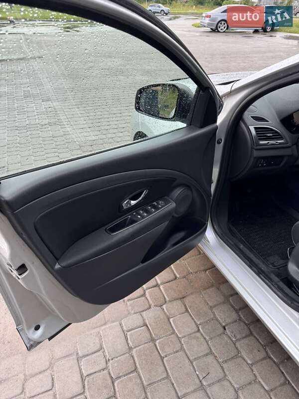 Универсал Renault Megane 2015 в Львове фото 16 Универсал Renault Megane 2015 в Львове