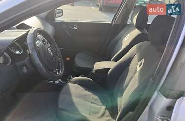 Хэтчбек Renault Megane 2005 в 