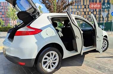 Хетчбек Renault Megane 2013 в 