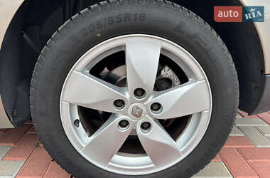 Хетчбек Renault Megane 2009 в 