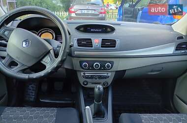 Хэтчбек Renault Megane 2010 в 