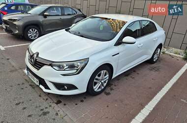 Седан Renault Megane 2017 в 