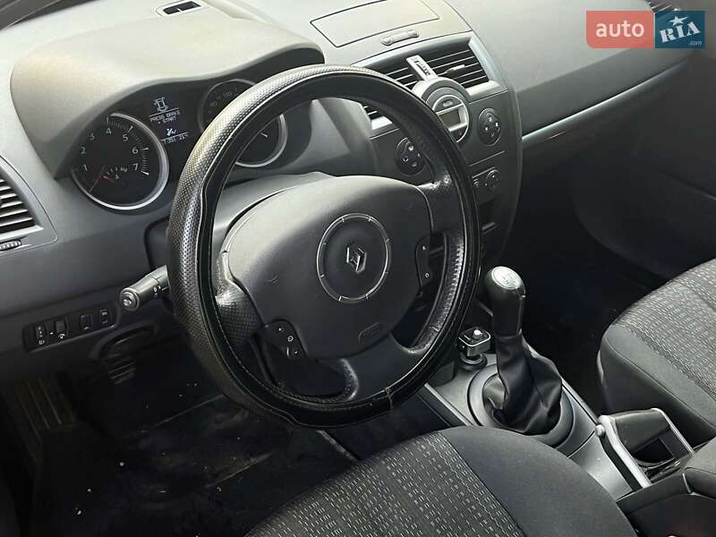 Седан Renault Megane 2006 в Киеве фото 16 Седан Renault Megane 2006 в Киеве