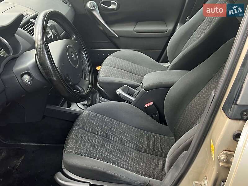 Седан Renault Megane 2006 в Киеве фото 18 Седан Renault Megane 2006 в Киеве