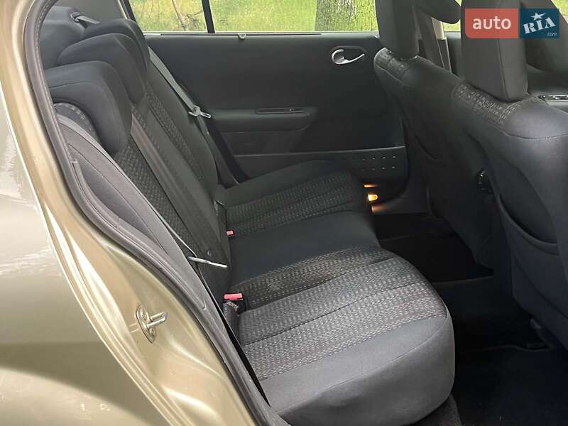 Седан Renault Megane 2006 в Киеве фото 22 Седан Renault Megane 2006 в Киеве