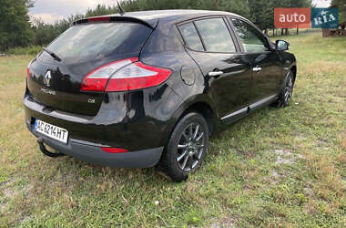 Хэтчбек Renault Megane 2011 в 