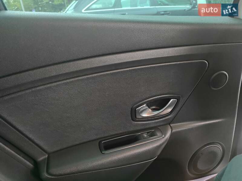 Хэтчбек Renault Megane 2010 в Запорожье фото 3 Хэтчбек Renault Megane 2010 в Запорожье