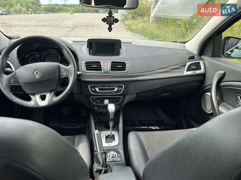 Хэтчбек Renault Megane 2010 в Полтаве фото 8 Хэтчбек Renault Megane 2010 в Полтаве