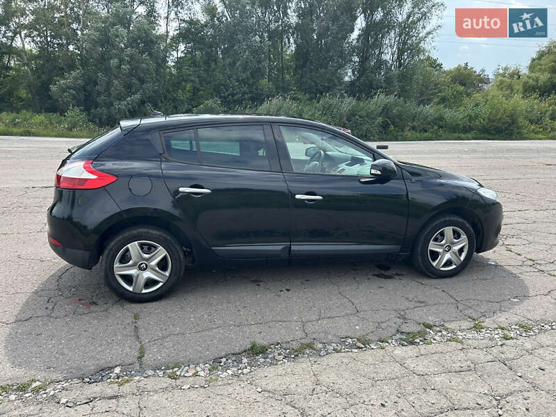 Хэтчбек Renault Megane 2010 в Полтаве фото 13 Хэтчбек Renault Megane 2010 в Полтаве
