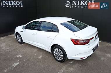 Седан Renault Megane 2018 в 
