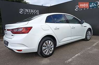 Седан Renault Megane 2018 в 
