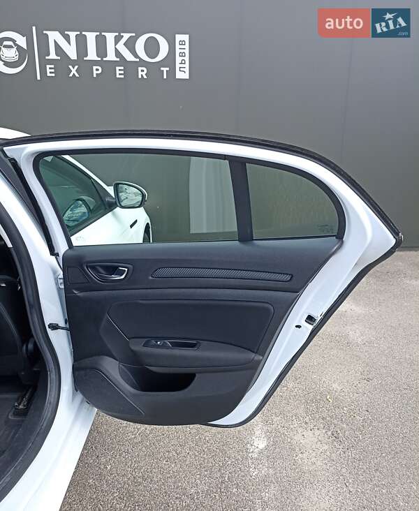 Седан Renault Megane 2018 в Львове фото 27 Седан Renault Megane 2018 в Львове