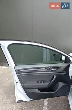 Седан Renault Megane 2018 в 