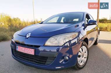 Хэтчбек Renault Megane 2010 в 