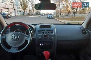 Хетчбек Renault Megane 2004 в  фото 4 Хетчбек Renault Megane 2004 в