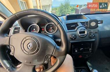 Хэтчбек Renault Megane 2005 в 