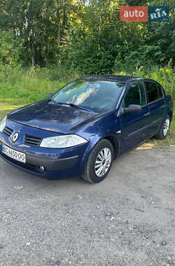 Седан Renault Megane 2003 в Городке