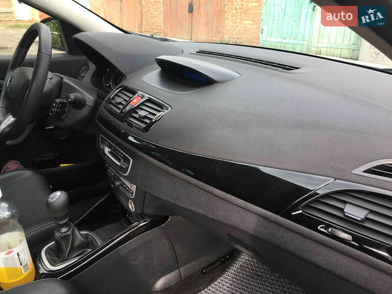 Универсал Renault Megane 2011 в Карловке