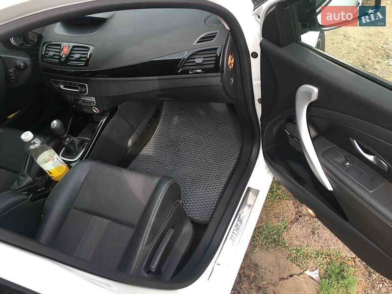 Универсал Renault Megane 2011 в Карловке
