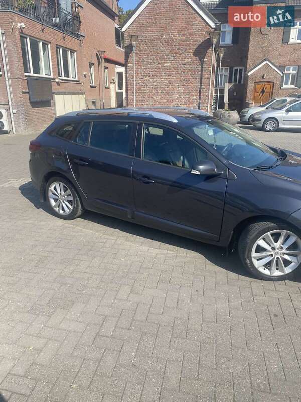 Универсал Renault Megane 2013 в Городке