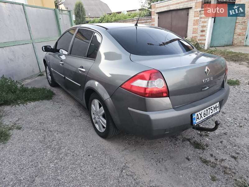 Седан Renault Megane 2003 в Богодухове