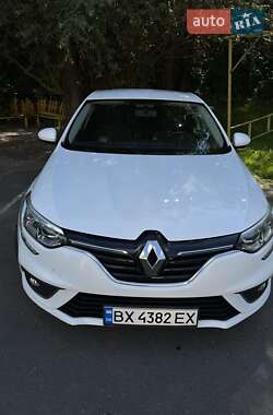 Хэтчбек Renault Megane 2016 в 