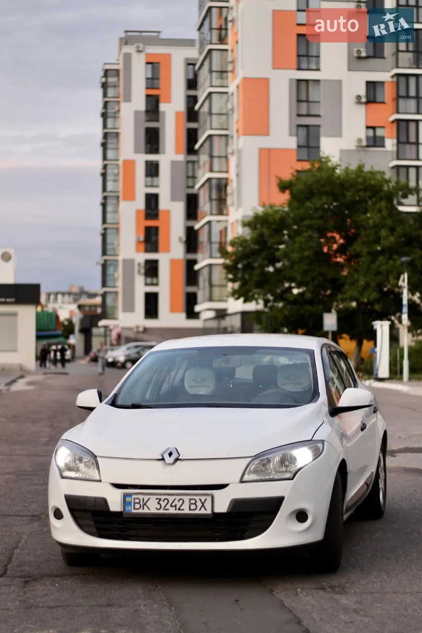 2010 Renault Megane - мініатюра 40