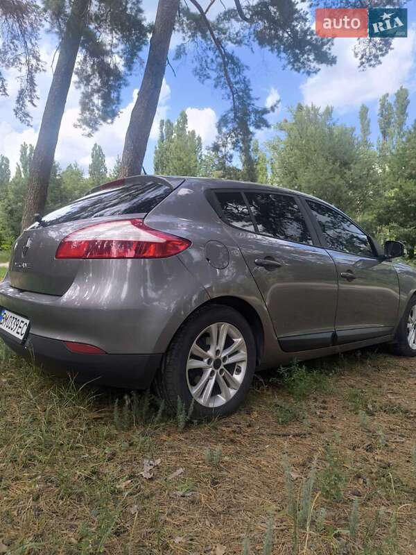 Хэтчбек Renault Megane 2010 в Ахтырке фото 6 Хэтчбек Renault Megane 2010 в Ахтырке