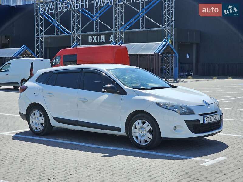Універсал Renault Megane 2011 в Івано-Франківську фото 4 Універсал Renault Megane 2011 в Івано-Франківську