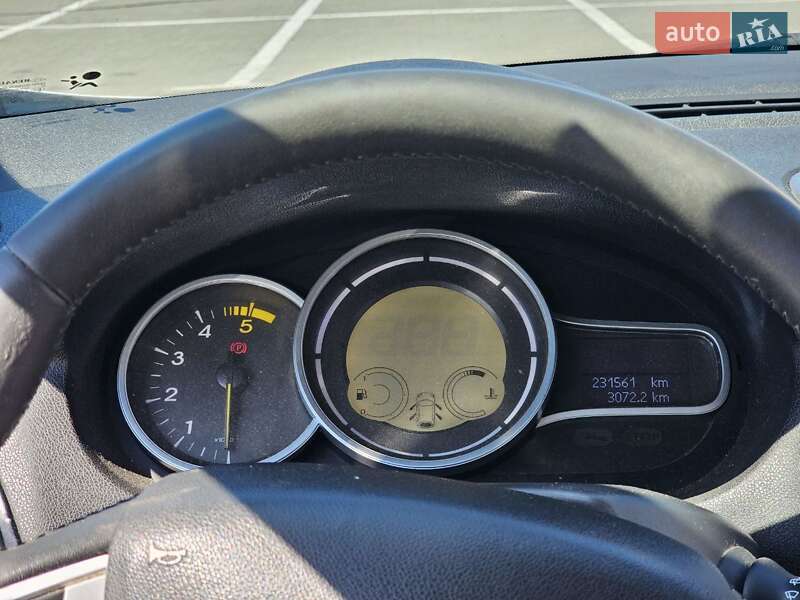 Універсал Renault Megane 2011 в Івано-Франківську фото 35 Універсал Renault Megane 2011 в Івано-Франківську