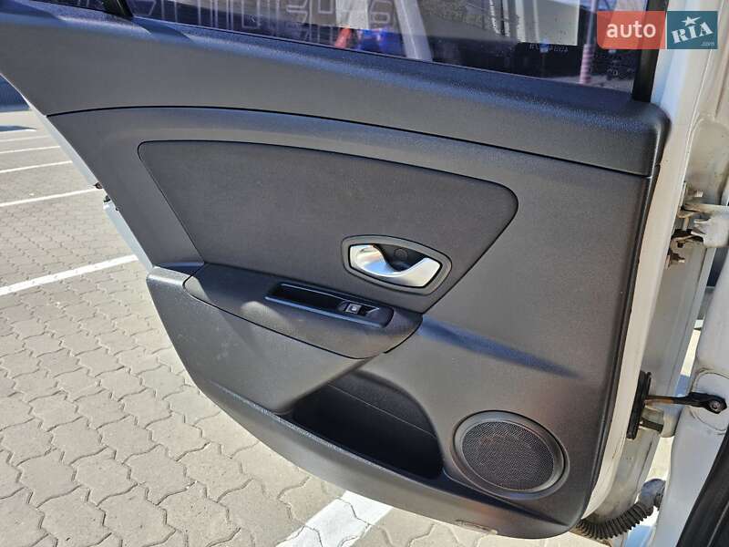 Універсал Renault Megane 2011 в Івано-Франківську фото 38 Універсал Renault Megane 2011 в Івано-Франківську