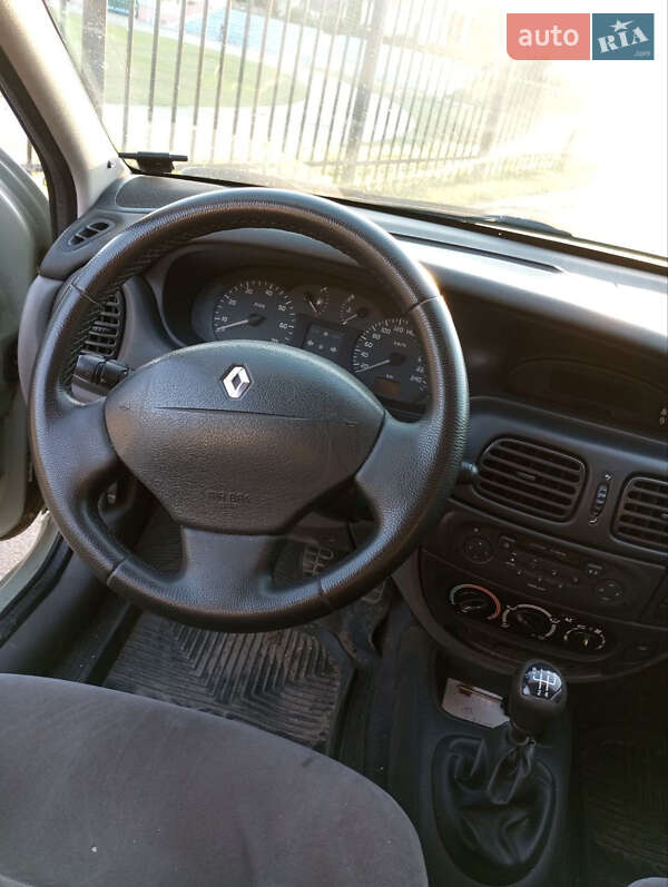 Седан Renault Megane 2001 в Киеве фото 8 Седан Renault Megane 2001 в Киеве