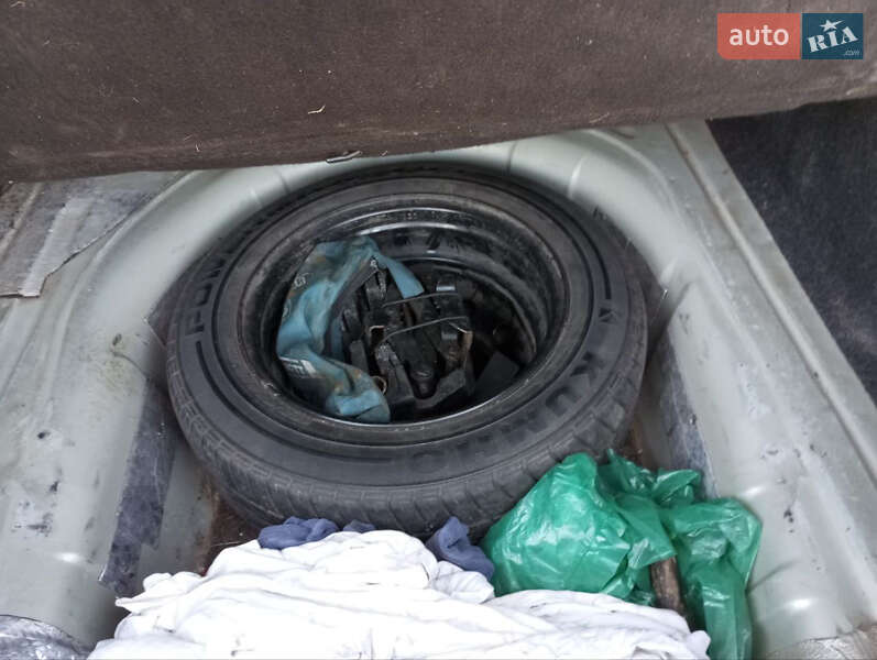 Седан Renault Megane 2001 в Киеве фото 17 Седан Renault Megane 2001 в Киеве