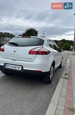 Хэтчбек Renault Megane 2015 в 