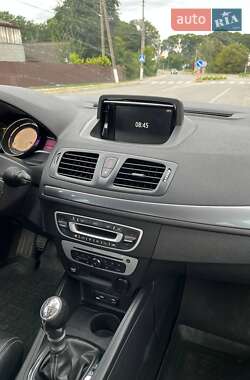 Хэтчбек Renault Megane 2015 в 