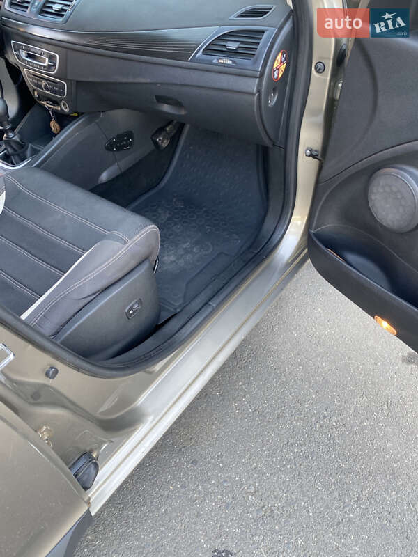 Универсал Renault Megane 2010 в Баштанке фото 38 Универсал Renault Megane 2010 в Баштанке