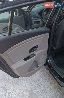 Хэтчбек Renault Megane 2011 в 