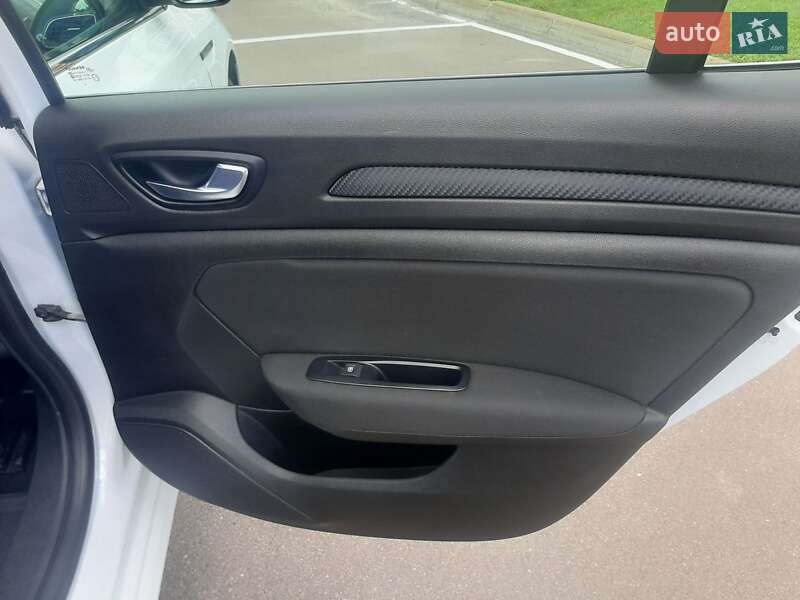 Седан Renault Megane 2018 в Киеве фото 13 Седан Renault Megane 2018 в Киеве