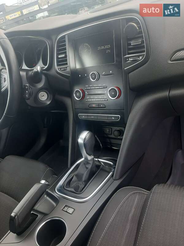 Седан Renault Megane 2018 в Киеве фото 17 Седан Renault Megane 2018 в Киеве