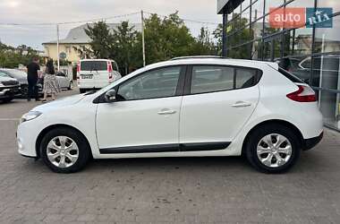 Хэтчбек Renault Megane 2011 в 