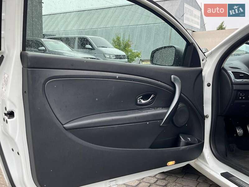 Купе Renault Megane 2015 в Львове