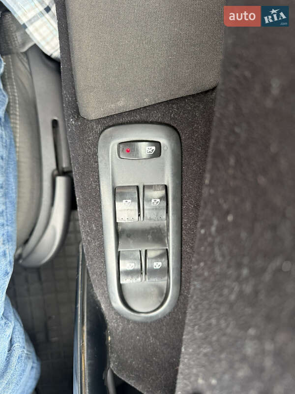 Хетчбек Renault Megane 2004 в Золочеві