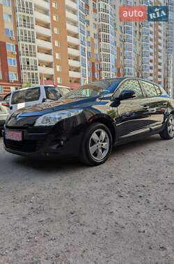 Хэтчбек Renault Megane 2009 в 
