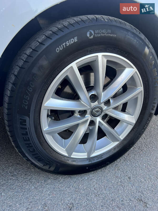 Хэтчбек Renault Megane 2017 в Львове