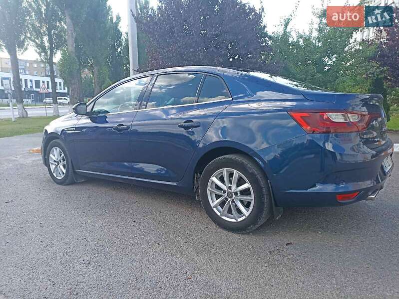 Седан Renault Megane 2019 в 