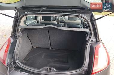 Хэтчбек Renault Megane 2004 в 