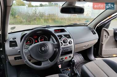 Хэтчбек Renault Megane 2004 в 